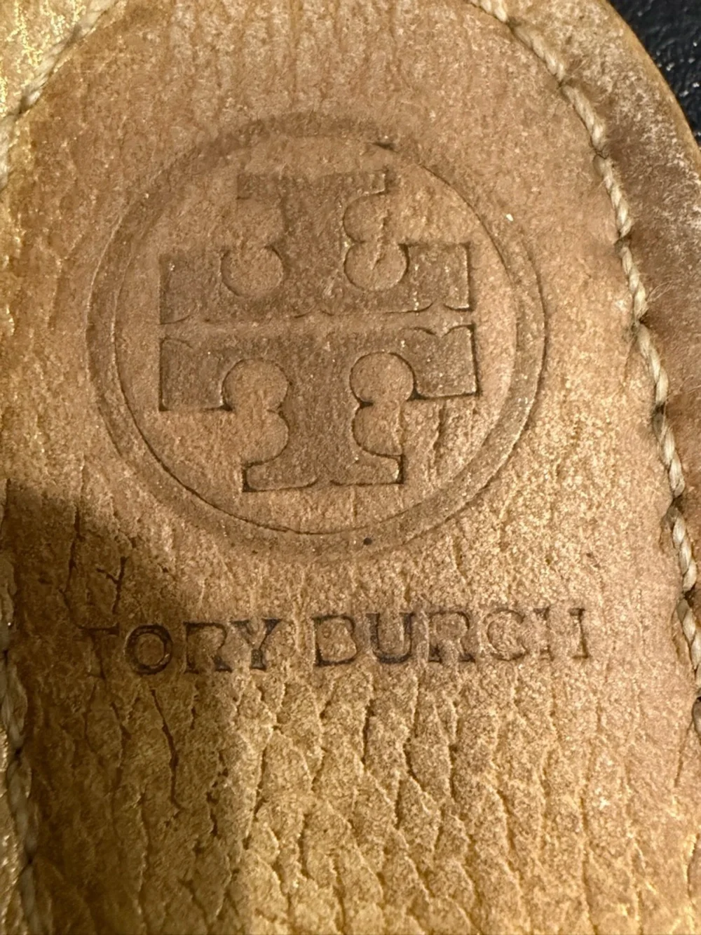 Tory Burch Gold Leather Cutout Medallion Toe-Post Sandals size 8 imported